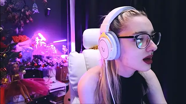 Avi Nile online show from 01.13.25