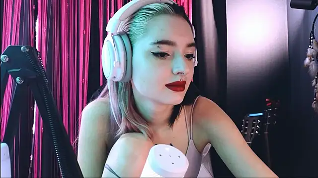 Avi Nile online show from 09.22.25