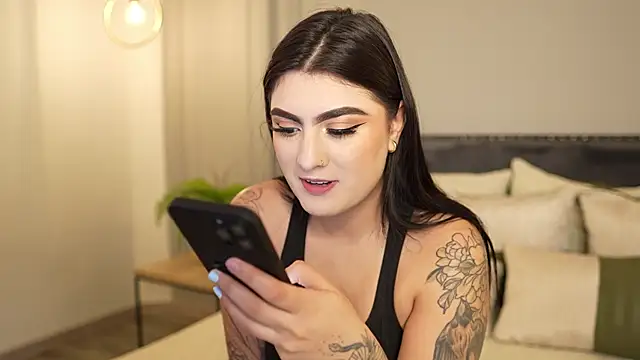 Snapshot of IrisBaker chatting on 01.18.26 IrisBaker online show from 01.18.26