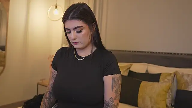 Snapshot of IrisBaker chatting on 03.02.26 IrisBaker online show from 03.02.26