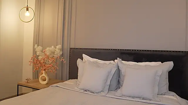 IrisBaker online show from 04.16.26