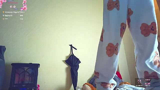 Snapshot of Finibondi chatting on 01.31.25 Finibondi online show from 01.31.25