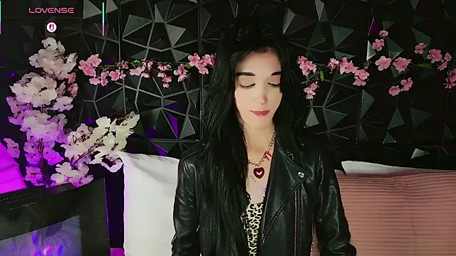 Snapshot of Finibondi chatting on 09.20.25 Finibondi online show from 09.20.25