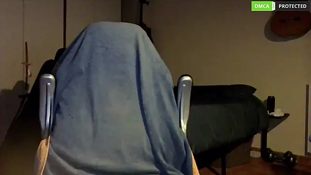 Snapshot of MultiOrgasmicLover chatting on 12.08.24 MultiOrgasmicLover online show from 12.08.24