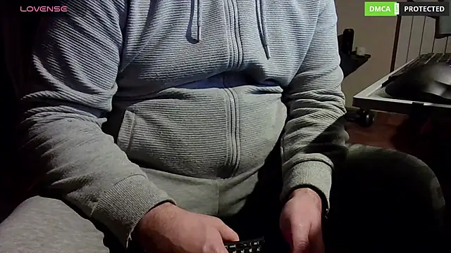 Snapshot of MultiOrgasmicLover chatting on 12.20.24 MultiOrgasmicLover online show from 12.20.24