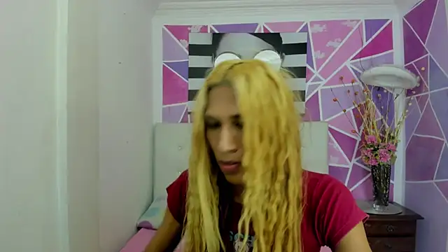 Snapshot of Brisahott chatting on 02.01.25 Brisahott online show from 02.01.25