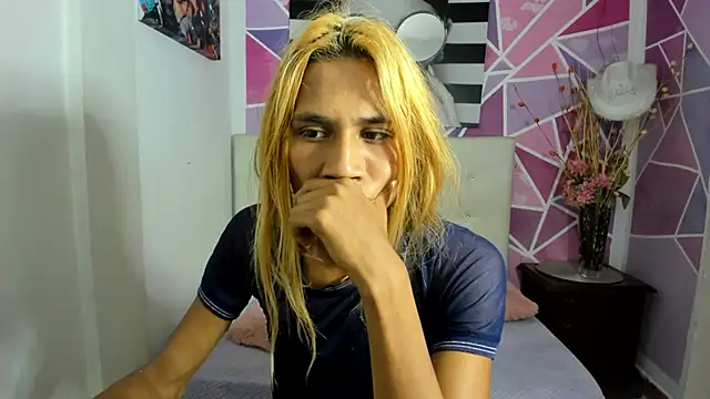 Snapshot of Brisahott chatting on 02.12.25 Brisahott online show from 02.12.25