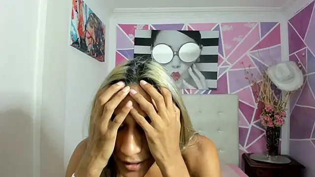 Snapshot of Brisahott chatting on 03.14.25 Brisahott online show from 03.14.25