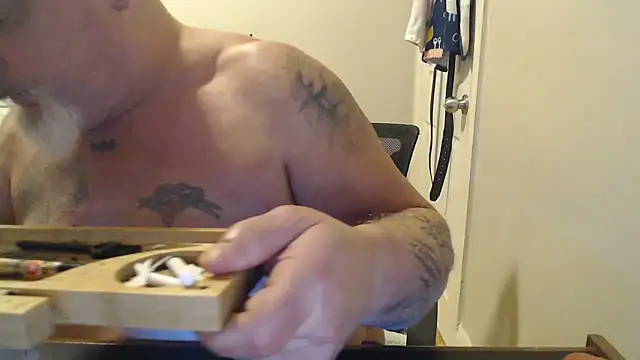 Newfiesausage1972 online show from 03.04.25