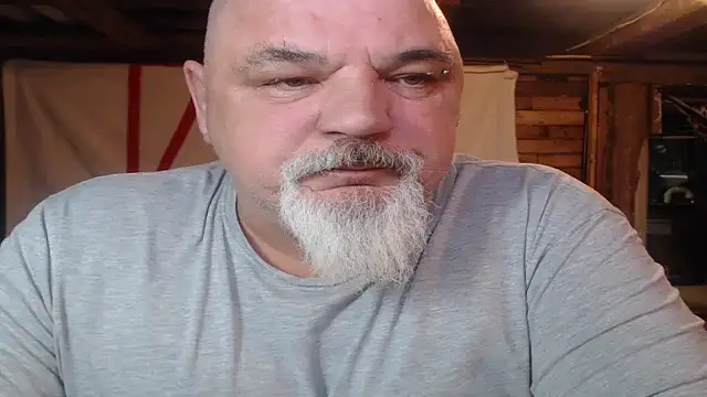 Newfiesausage1972 online show from 03.22.26