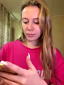 Snapshot of meanexx chatting on 09.16.25 meanexx online show from 09.16.25