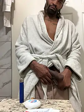 Snapshot of 1BeautyN1Beast chatting on 12.28.24 1BeautyN1Beast online show from 12.28.24