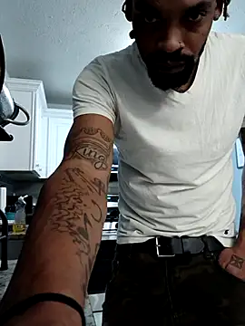 Snapshot of 1BeautyN1Beast chatting on 02.14.25 1BeautyN1Beast online show from 02.14.25