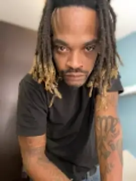 Snapshot of 1BeautyN1Beast chatting on 10.24.25 1BeautyN1Beast online show from 10.24.25