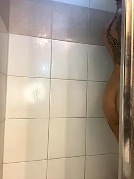 Shuggabutt online show from 12.08.24