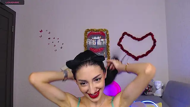 Lina Robbins online show from 01.03.25