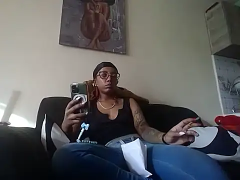 hoely grail01 online show from 02.10.26