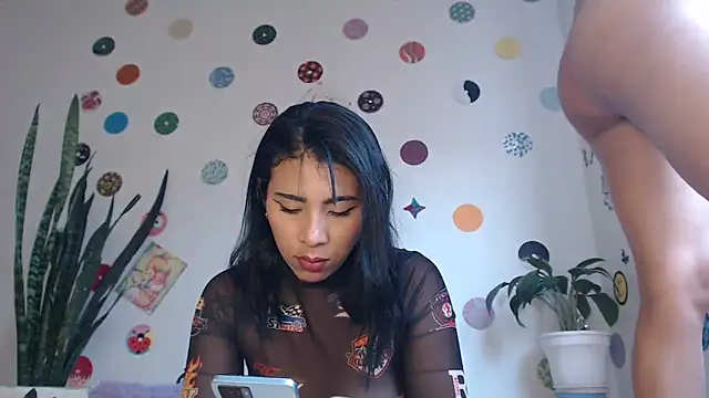 Snapshot of Yaumiko chatting on 01.19.25 Yaumiko online show from 01.19.25