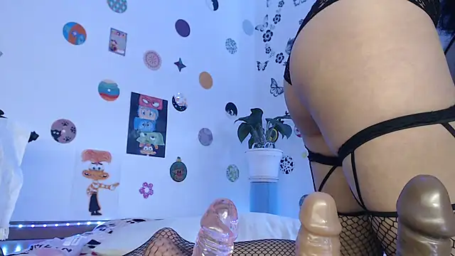 Snapshot of Yaumiko chatting on 01.27.25 Yaumiko online show from 01.27.25