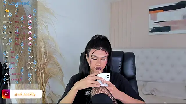 LOISE-XX online show from 09.10.25