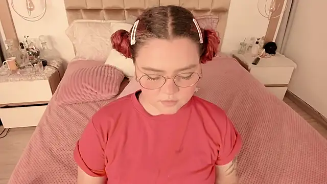 Twwiiggy online show from 03.14.25