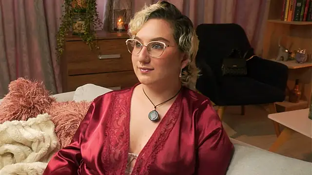 Snapshot of Ximenna_Cruz chatting on 04.24.26 Ximenna Cruz online show from 04.24.26