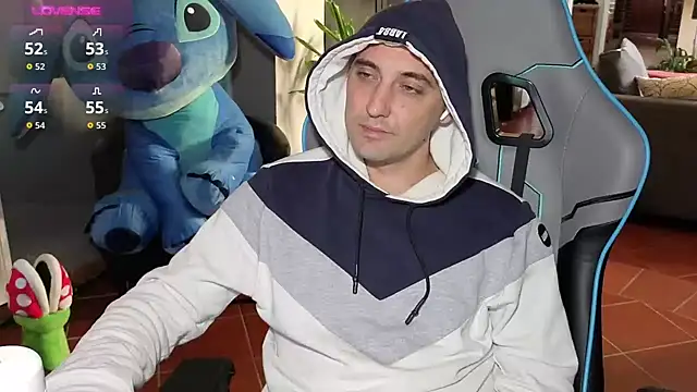 Snapshot of Gil_gamesh90 chatting on 09.28.25 Gil gamesh90 online show from 09.28.25