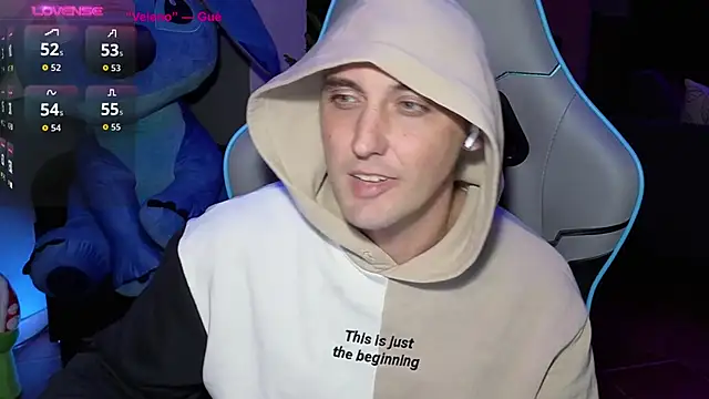 Snapshot of Gil_gamesh90 chatting on 10.14.25 Gil gamesh90 online show from 10.14.25