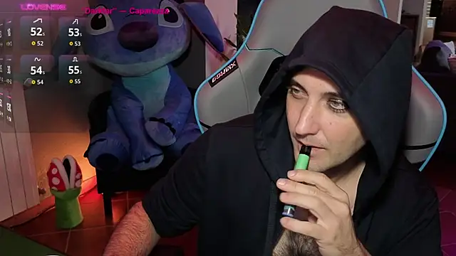 Snapshot of Gil_gamesh90 chatting on 11.01.25 Gil gamesh90 online show from 11.01.25