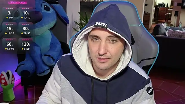 Snapshot of Gil_gamesh90 chatting on 11.25.25 Gil gamesh90 online show from 11.25.25