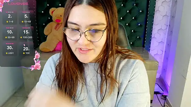 Snapshot of conniejames_m chatting on 06.15.26 conniejames m online show from 06.15.26