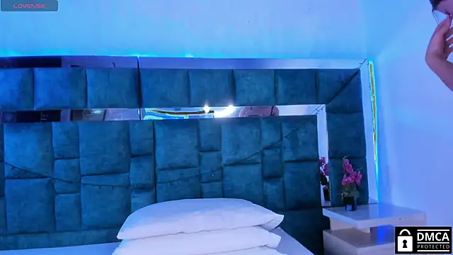 Snapshot of Venus_velez_ chatting on 01.13.25 Venus velez online show from 01.13.25