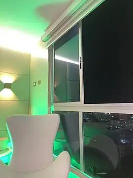 Snapshot of SaharaRush_ chatting on 02.04.25 SaharaRush online show from 02.04.25