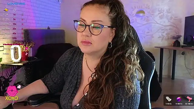 misskaassandraa online show from 09.29.25