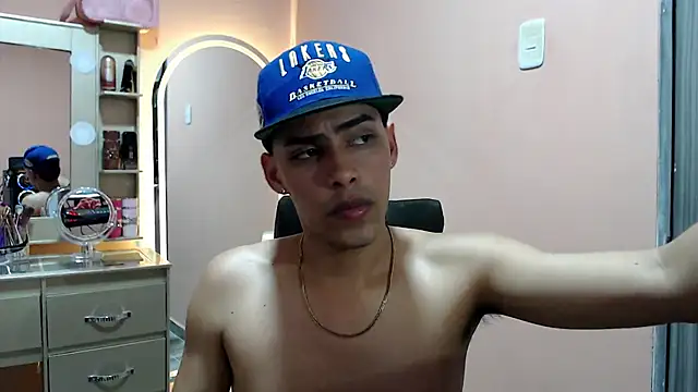 TenderBoyBigCock  online show from 11.26.25