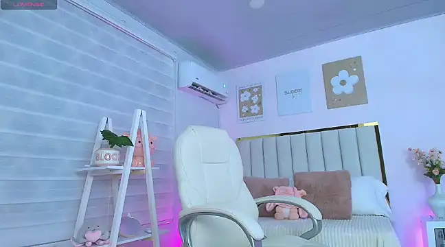 Cristall Bunny online show from 02.07.25