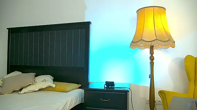 Yanira Muslim online show from 04.17.26