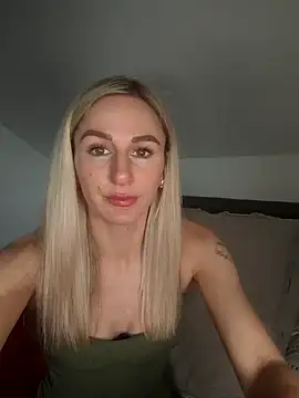 Liana Lou online show from 02.23.25