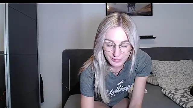 Liana Lou online show from 03.06.26