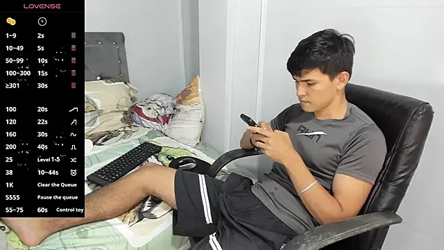 Snapshot of Jacobb_Lee chatting on 01.23.25 Jacobb Lee online show from 01.23.25