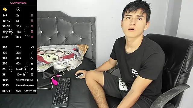 Snapshot of Jacobb_Lee chatting on 03.21.25 Jacobb Lee online show from 03.21.25