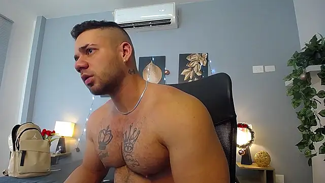 Snapshot of JeremyLowe chatting on 12.16.24 JeremyLowe online show from 12.16.24