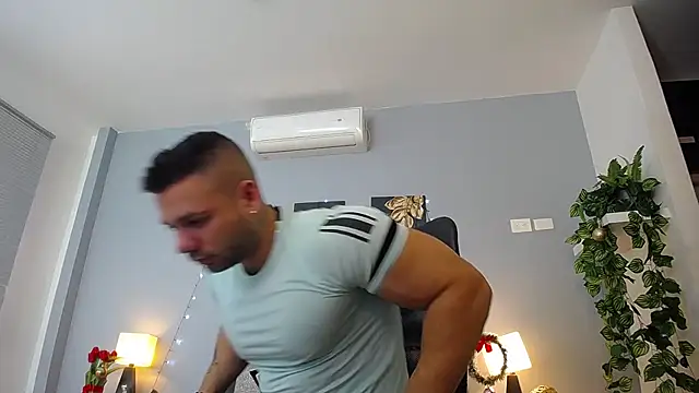 Snapshot of JeremyLowe chatting on 12.17.24 JeremyLowe online show from 12.17.24