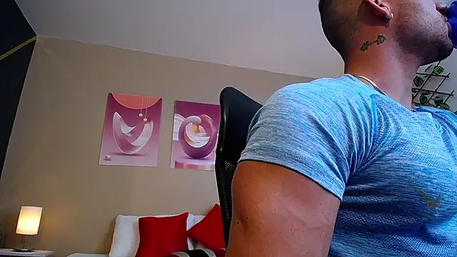 Snapshot of JeremyLowe chatting on 03.10.25 JeremyLowe online show from 03.10.25