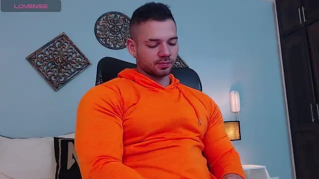 Snapshot of JeremyLowe chatting on 03.12.25 JeremyLowe online show from 03.12.25