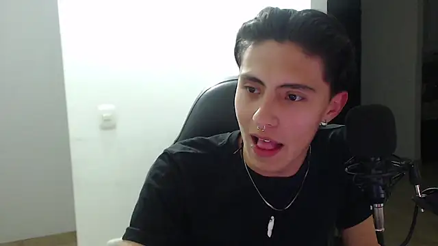 Snapshot of jay_dimarco2 chatting on 09.10.25 jay dimarco2 online show from 09.10.25