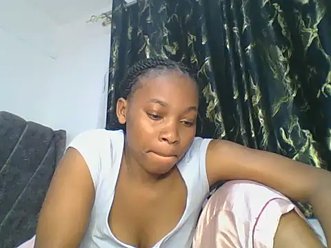 Snapshot of _Becky002 chatting on 09.10.25 Becky002 online show from 09.10.25