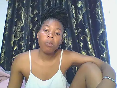 Snapshot of _Becky002 chatting on 10.13.25 Becky002 online show from 10.13.25