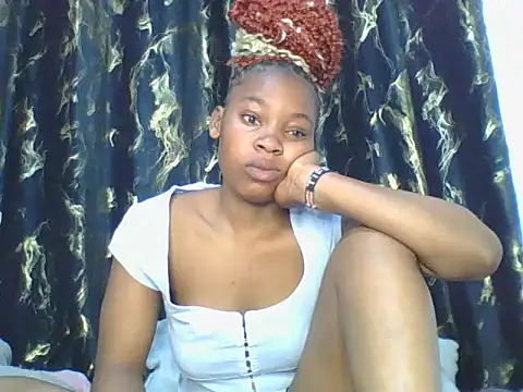 Snapshot of _Becky002 chatting on 10.17.25 Becky002 online show from 10.17.25