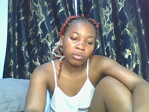 Snapshot of _Becky002 chatting on 10.24.25 Becky002 online show from 10.24.25